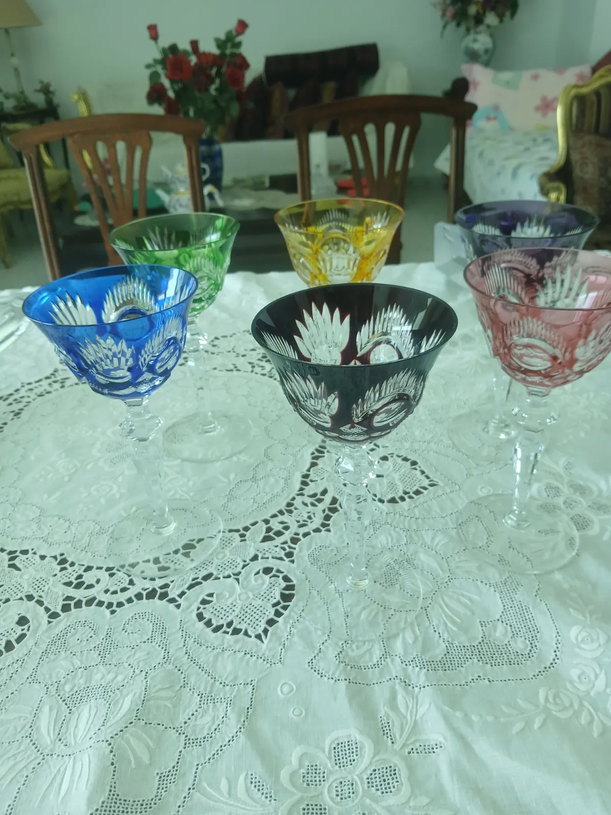 6 verres couleurs à pied cristal de Bohême. 6 verres à pied blanc cristal de Bohême