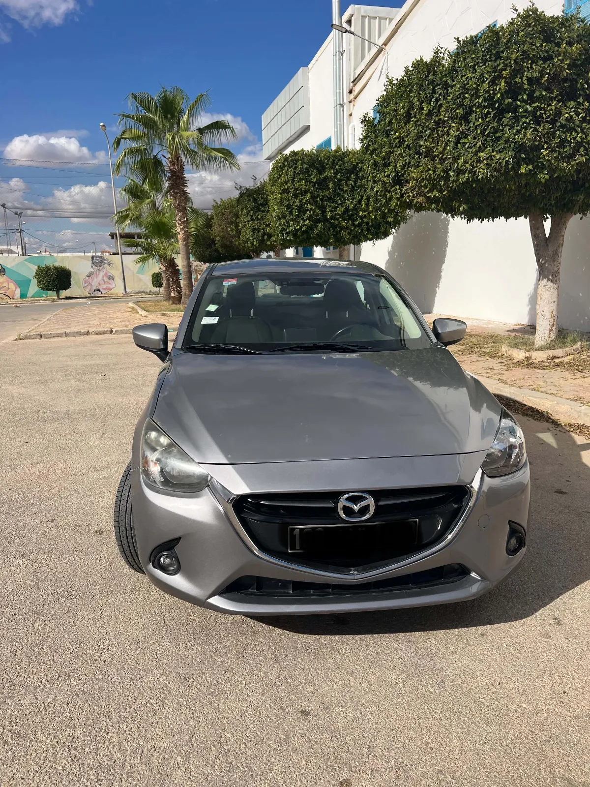 Mazda 2 sedan 2017 Essence 90000km