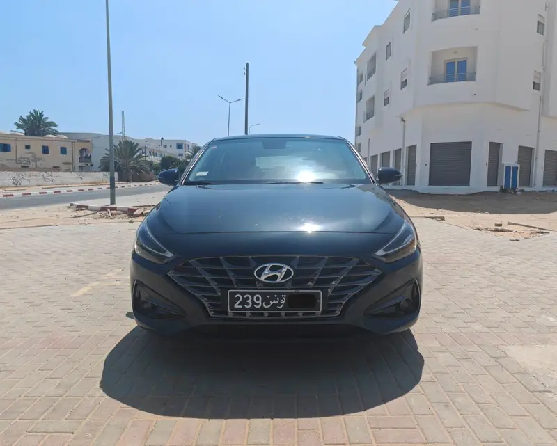Hyundai i30 Fastback 1.0 L T-GDI DCT-7 120 cv Boîte auto