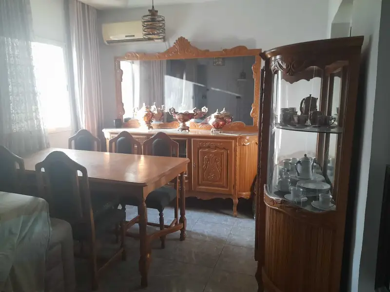 vendre : Magnifique Salle à manger complète en bois noble (بيت فطور كاملة خشب صحيح)