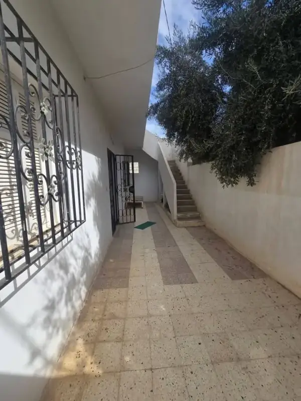 A vendre maison a chott mariem
